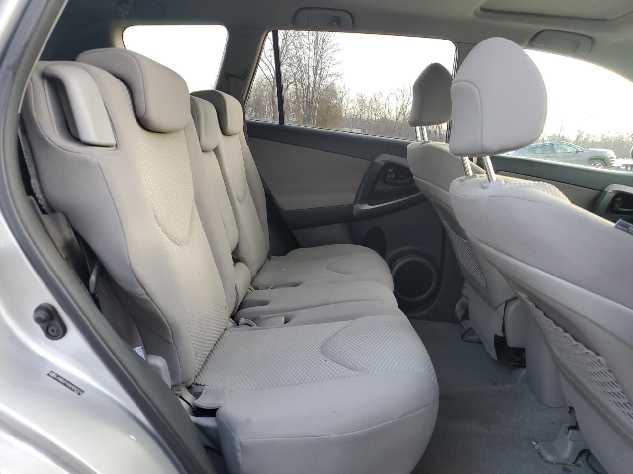 2006 Toyota RAV 4 - Image 11