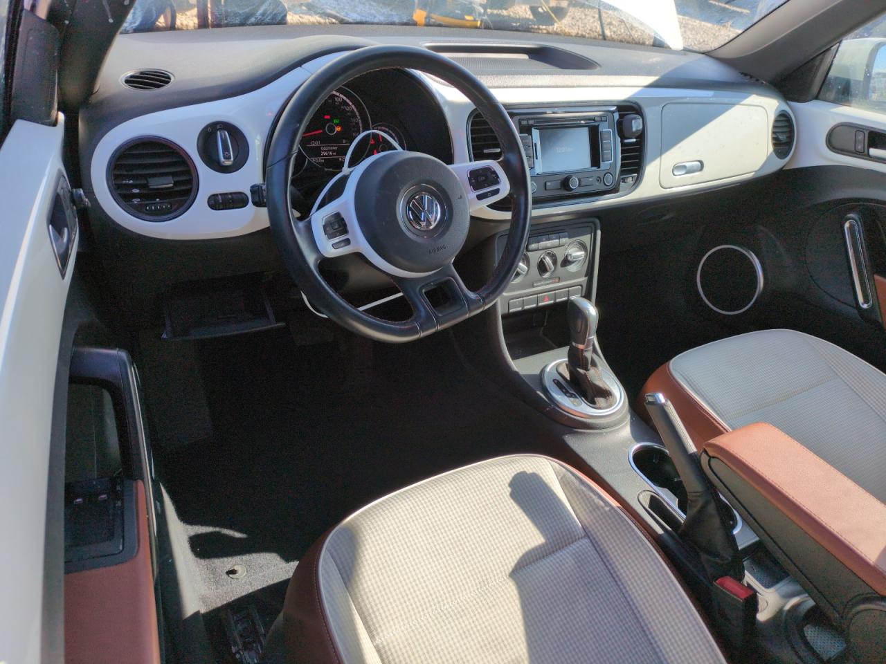 2015 Volkswagen Beetle - Image 8
