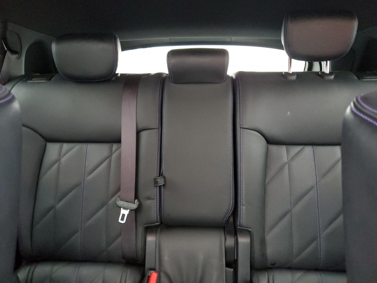 2017 Infiniti QX70 - Image 10
