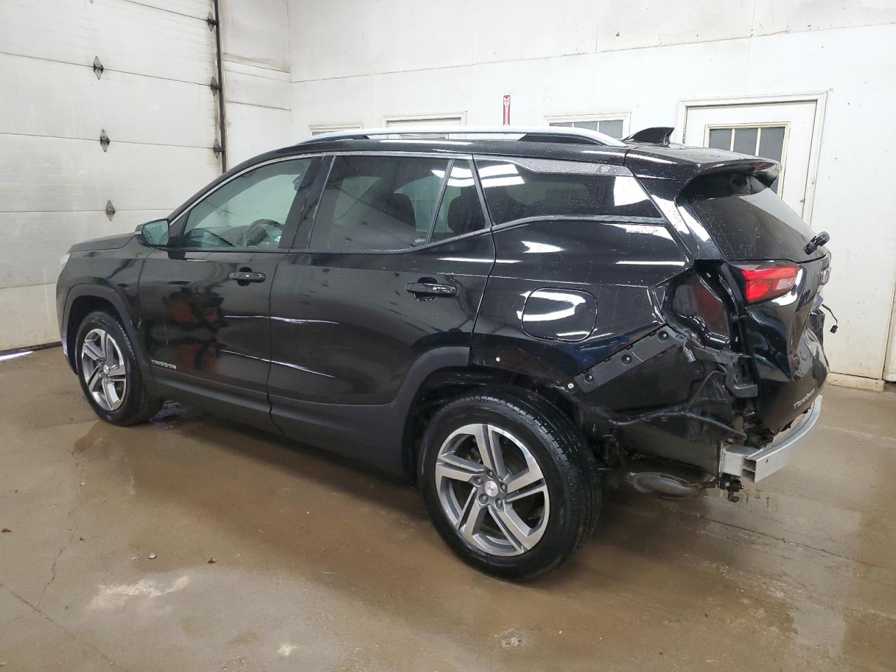 2019 GMC Terrain - Image 2
