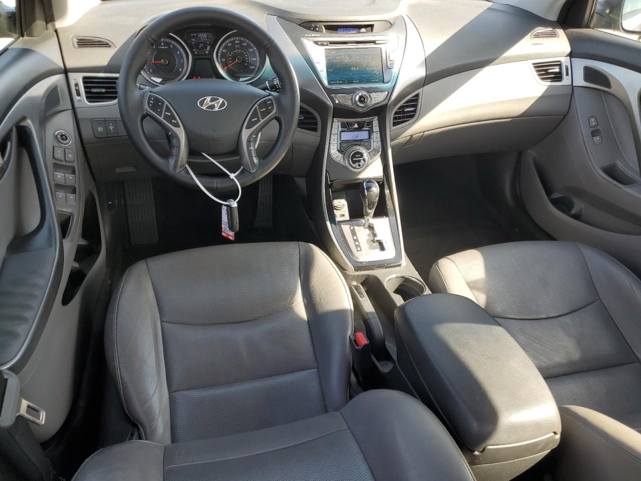 2013 Hyundai Elantra - Image 8