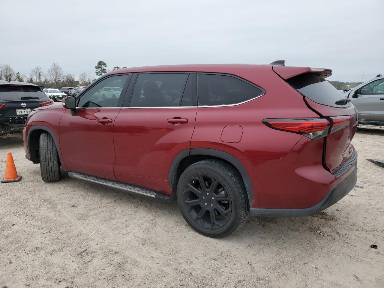 2022 Toyota Highlander - Image 3
