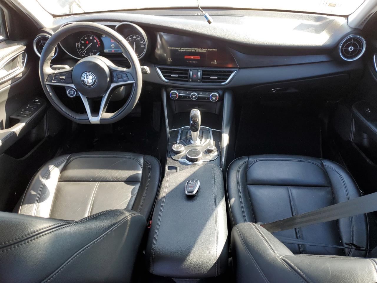 2017 Alfa Romeo Giulia - Image 8