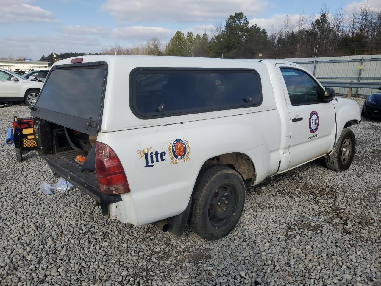 2013 Toyota Tacoma - Image 3
