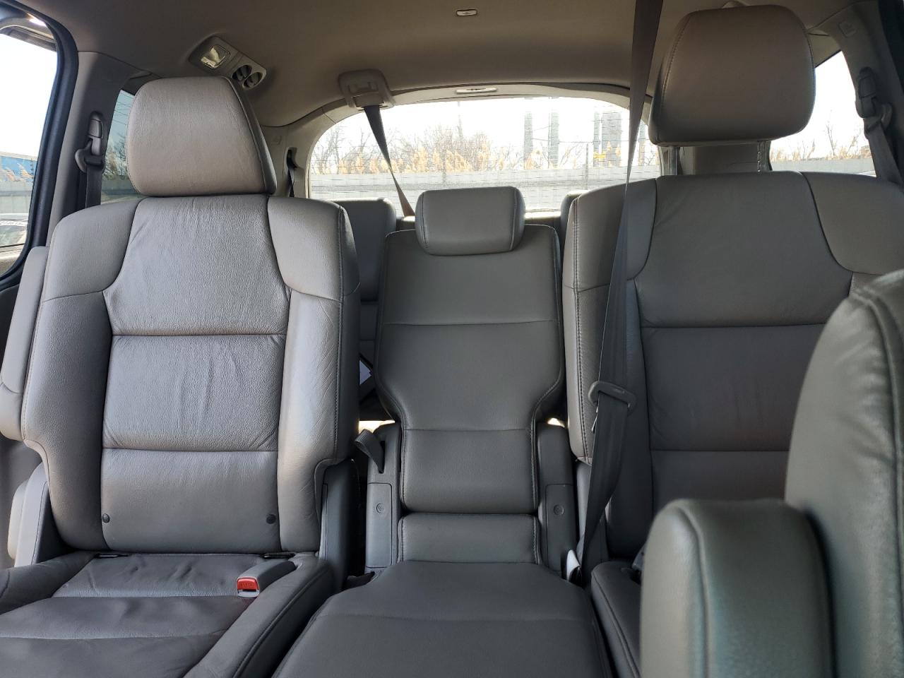 2011 Honda Odyssey - Image 10