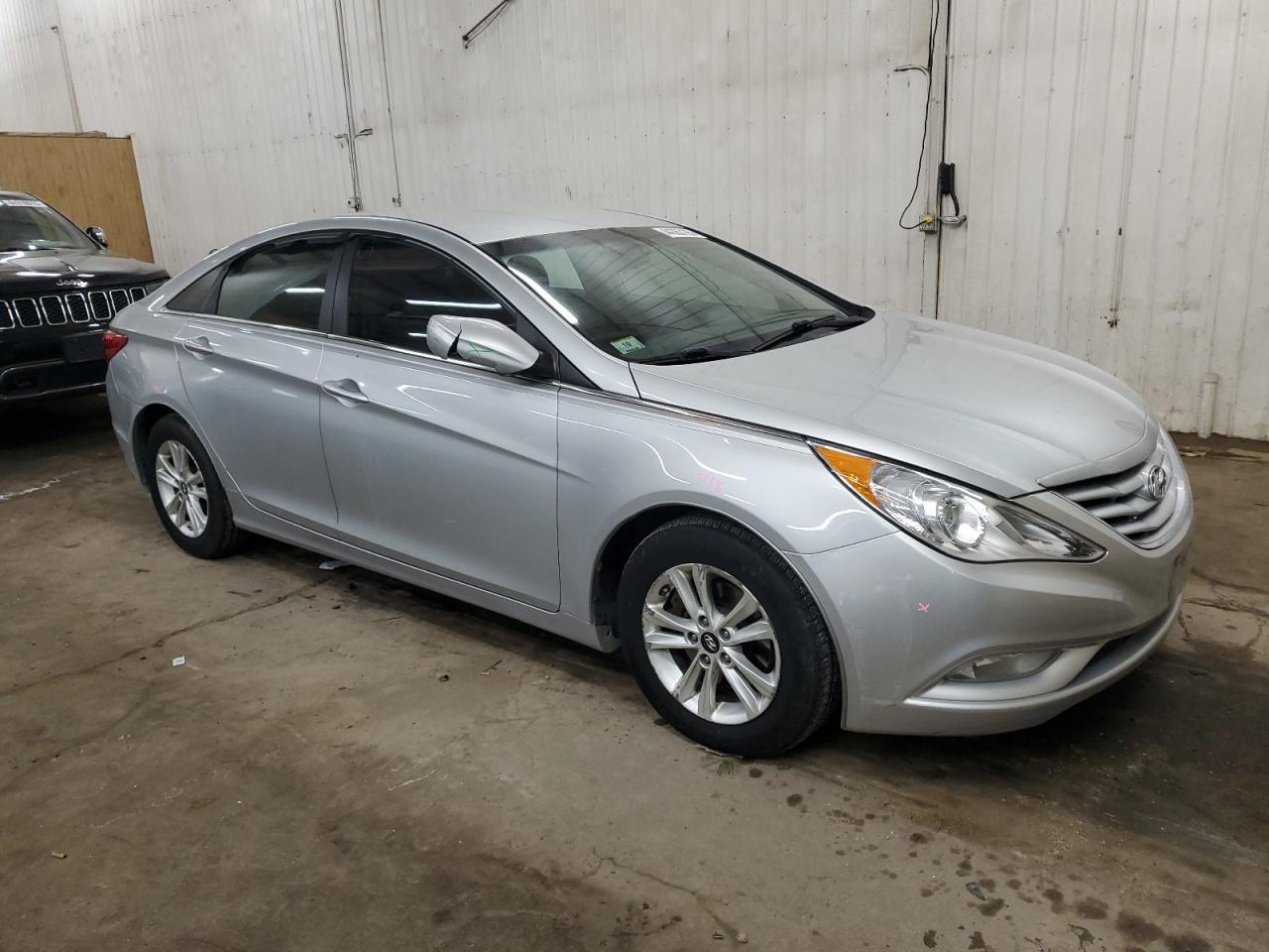 2013 Hyundai Sonata - Image 4
