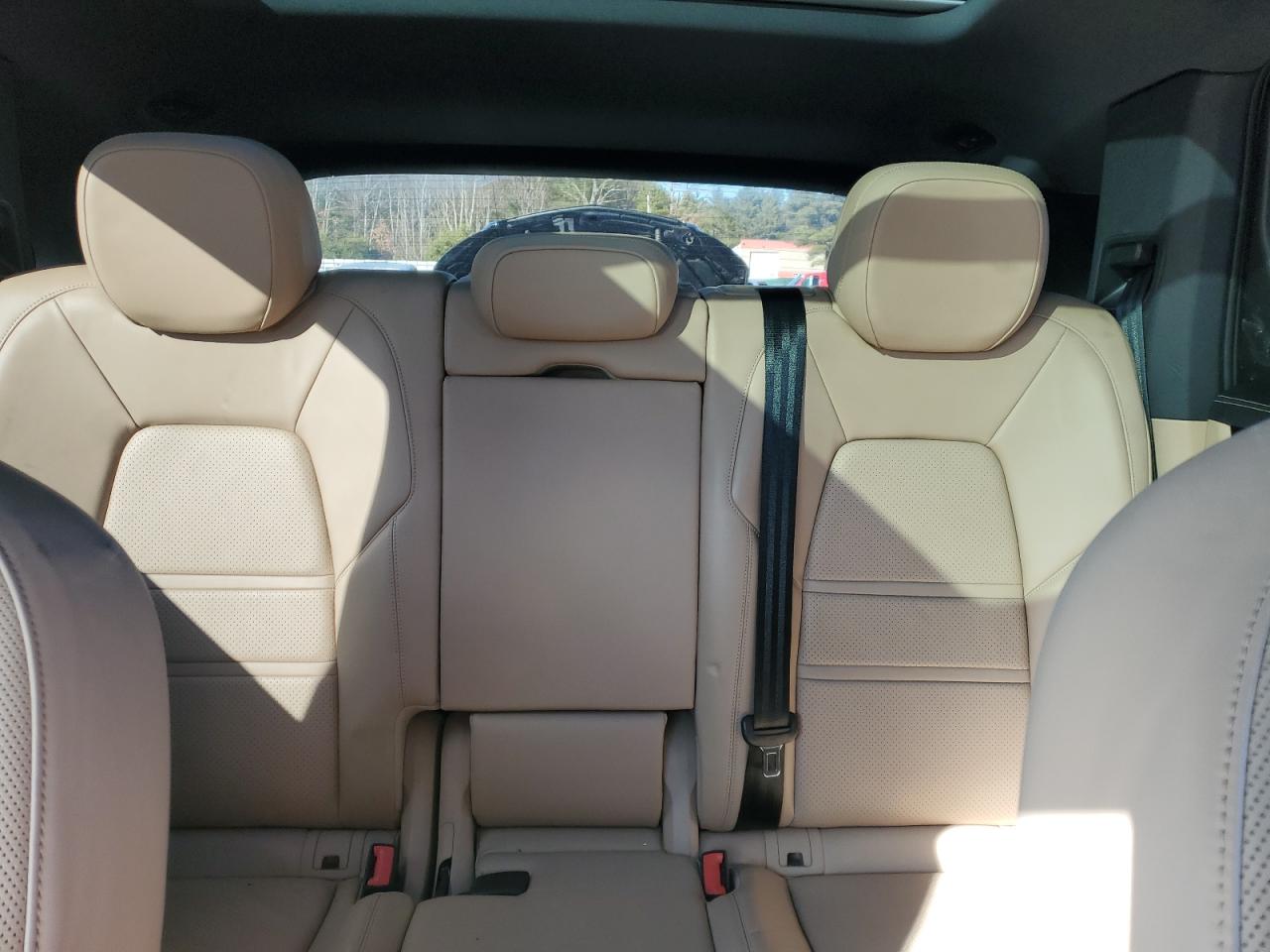 2019 Porsche Cayenne - Image 10