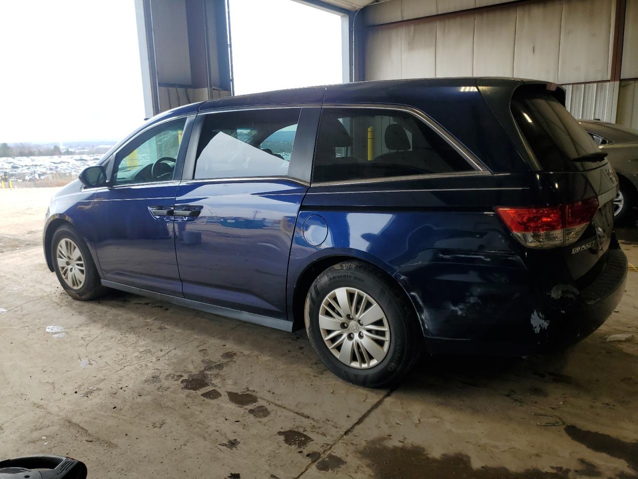2015 Honda Odyssey - Image 2
