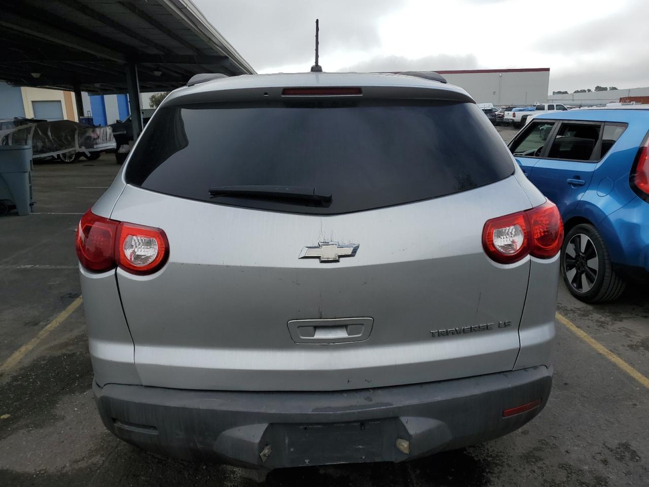 2011 Chevrolet Traverse - Image 6
