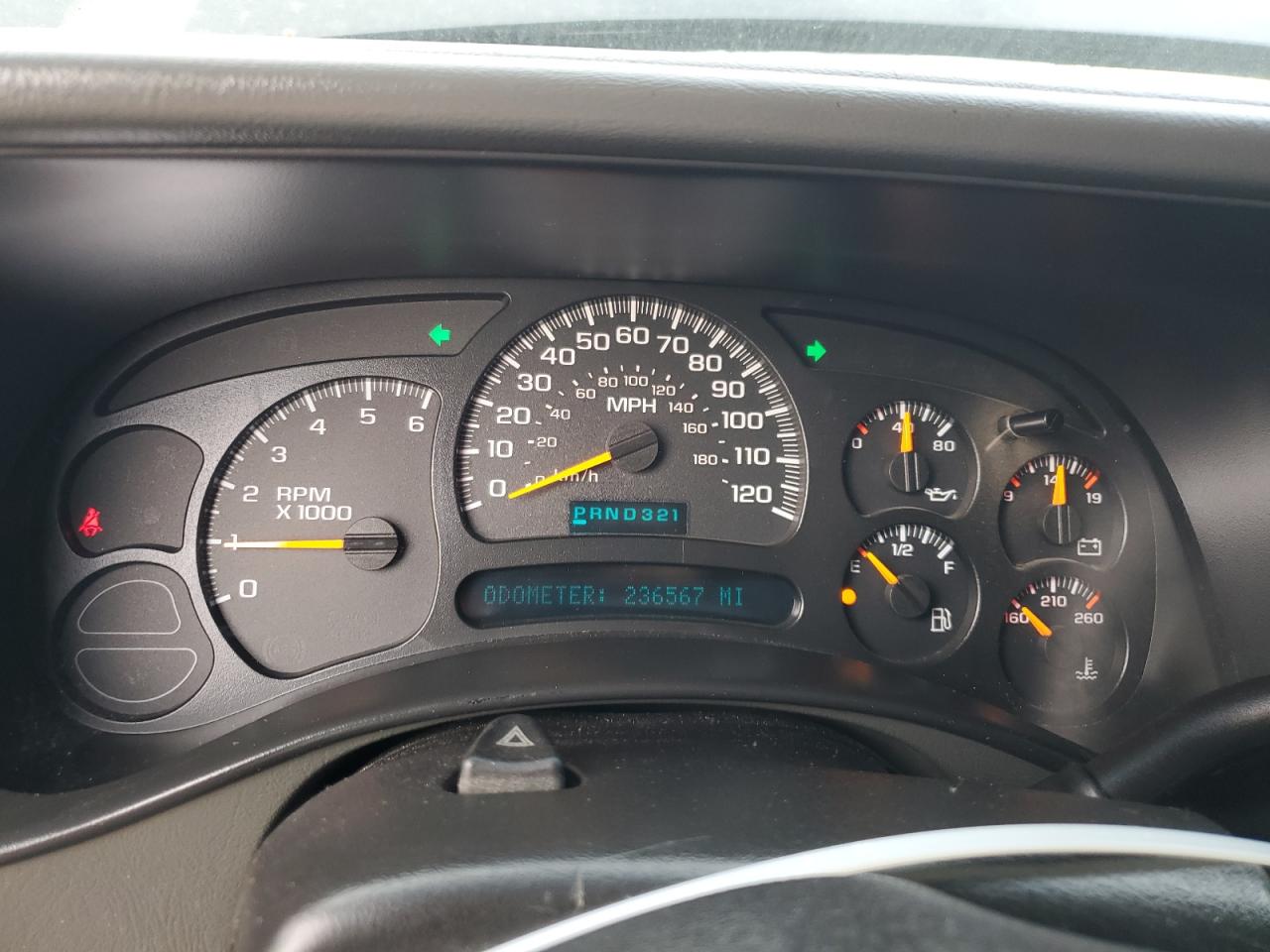 2005 Chevrolet Silverado - Image 9