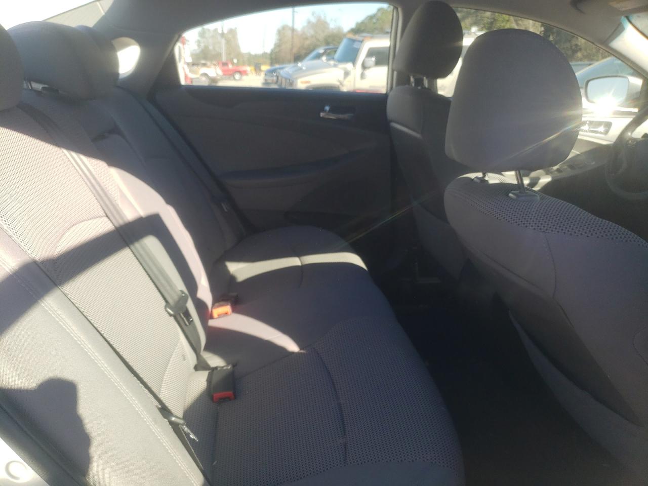 2012 Hyundai Sonata - Image 10