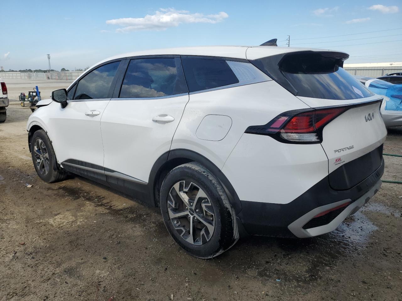 2023 Kia Sportage - Image 2