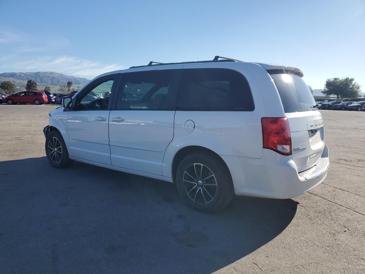 2017 Dodge Caravan - Image 2