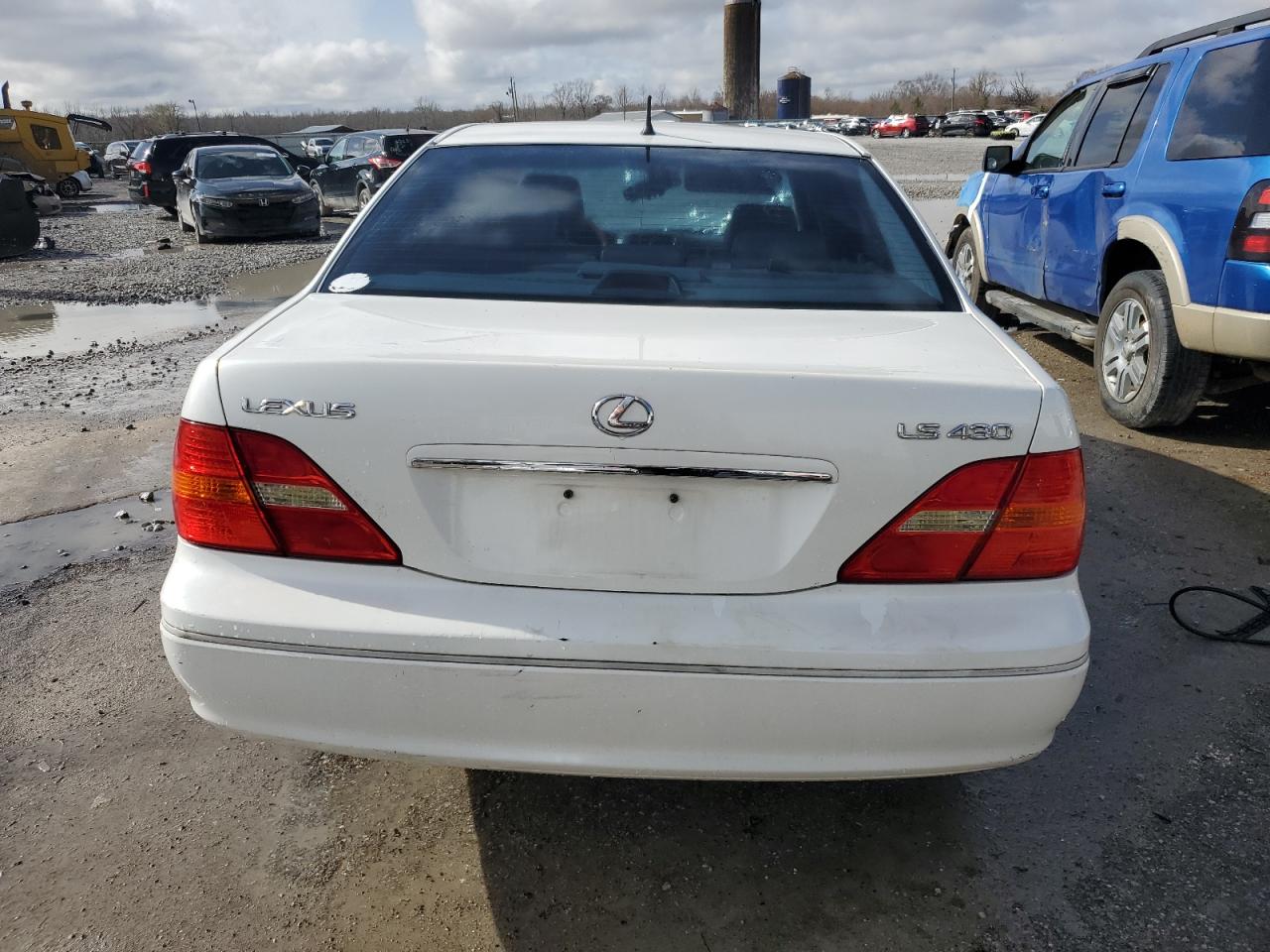 2001 Lexus LS - Image 6