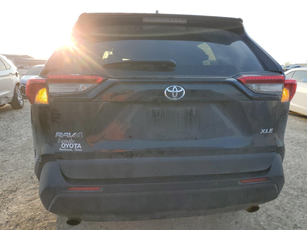 2019 Toyota RAV 4 - Image 6