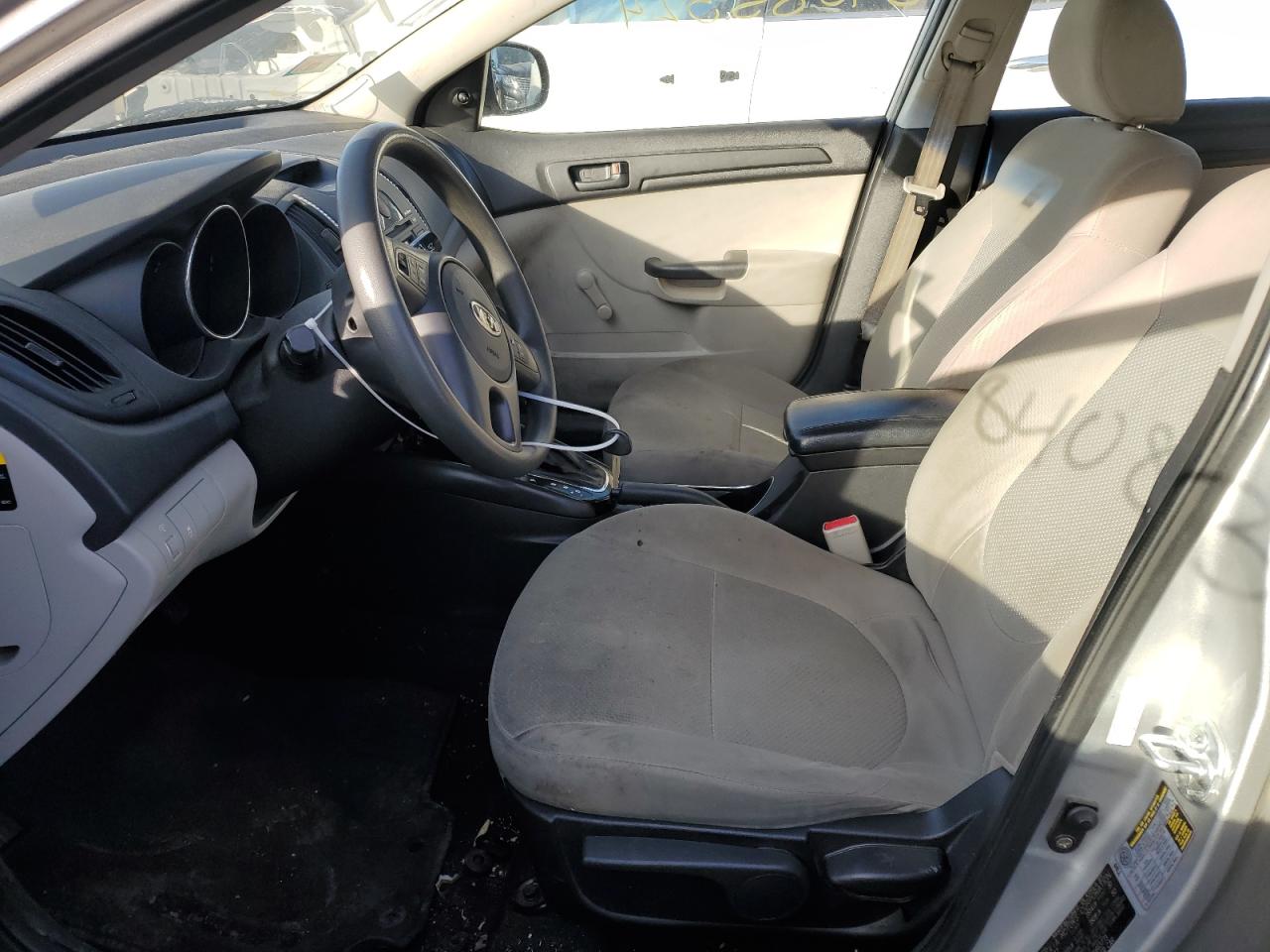 2013 Kia Forte - Image 7