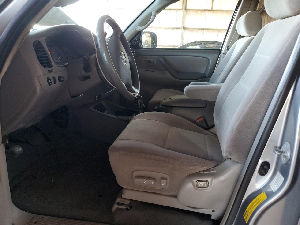 2003 Toyota Sequoia - Image 7