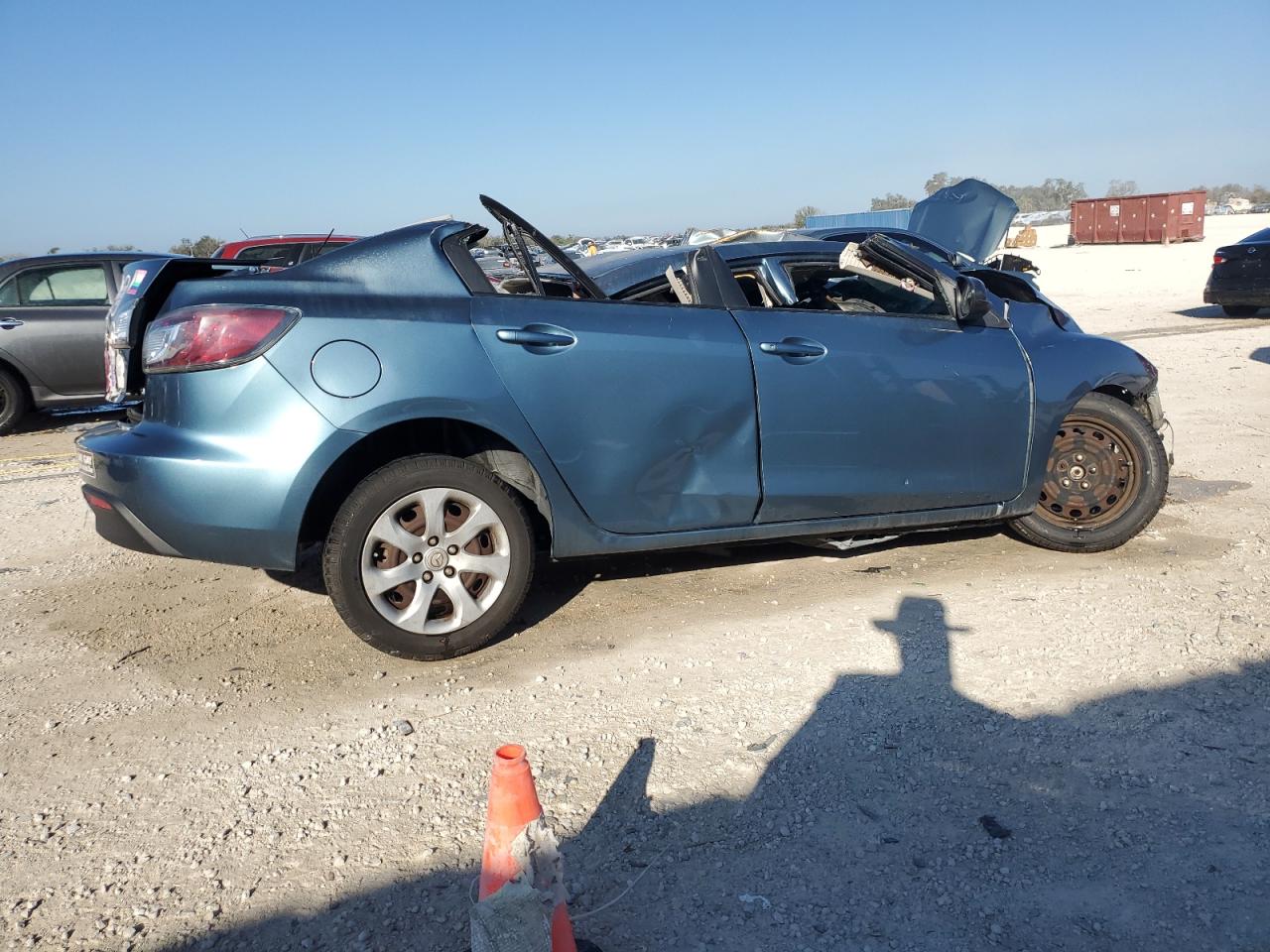 2011 Mazda 3 - Image 3