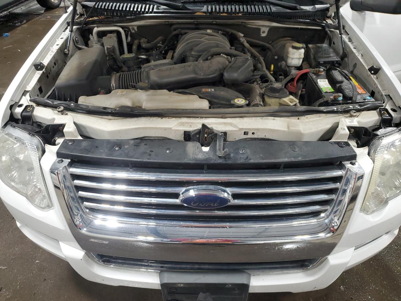 2010 Ford Explorer - Image 12