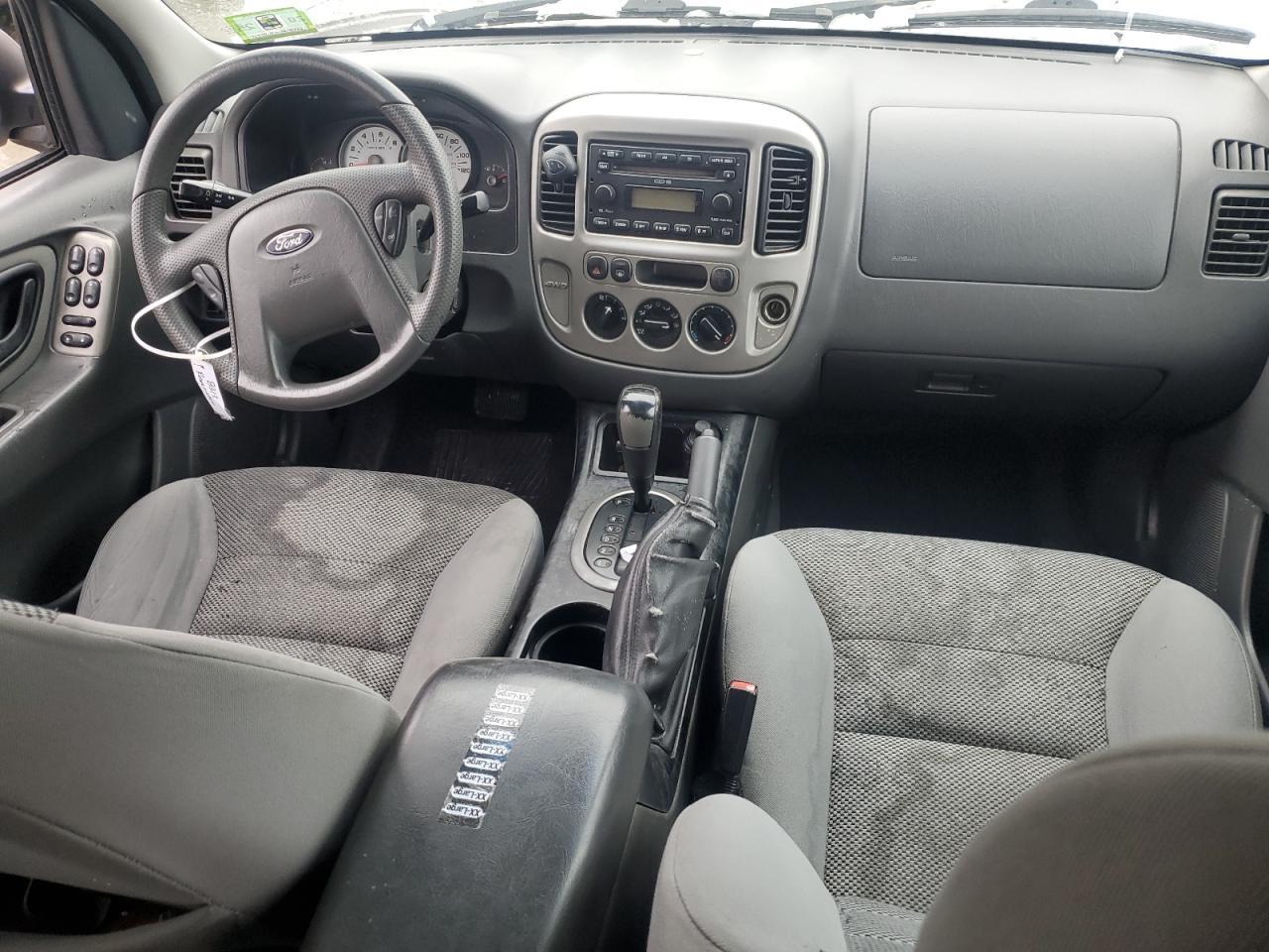 2005 Ford Escape - Image 8