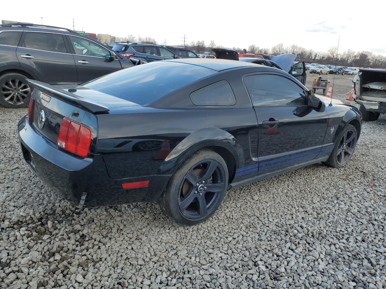 2009 Ford Mustang - Image 3