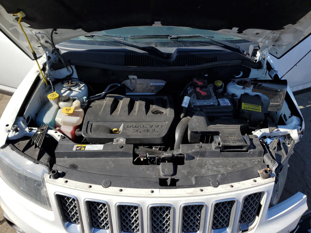 2016 Jeep Compass - Image 13