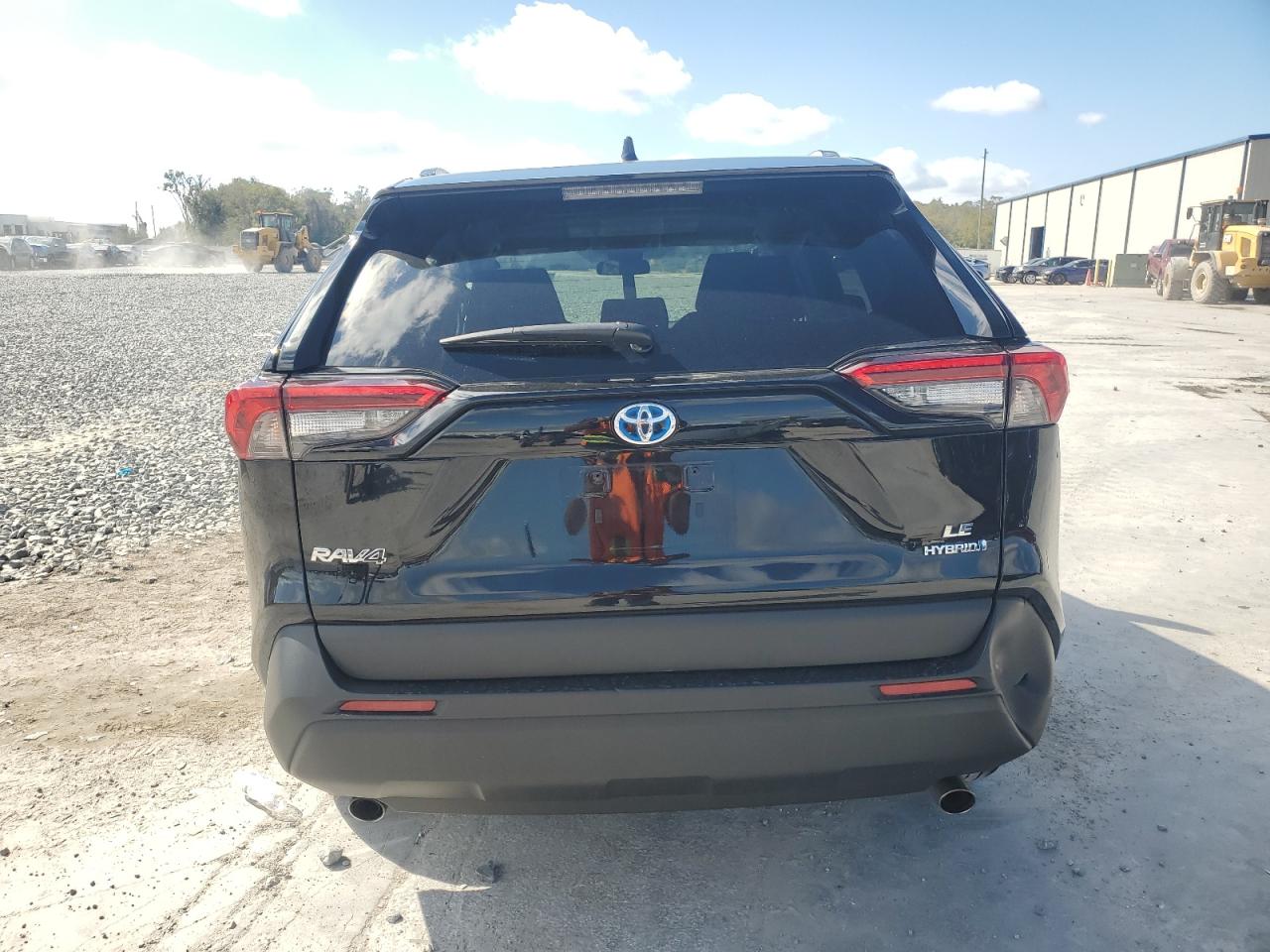 2024 Toyota RAV 4 - Image 6