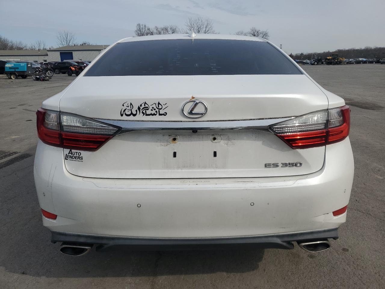 2016 Lexus ES - Image 6