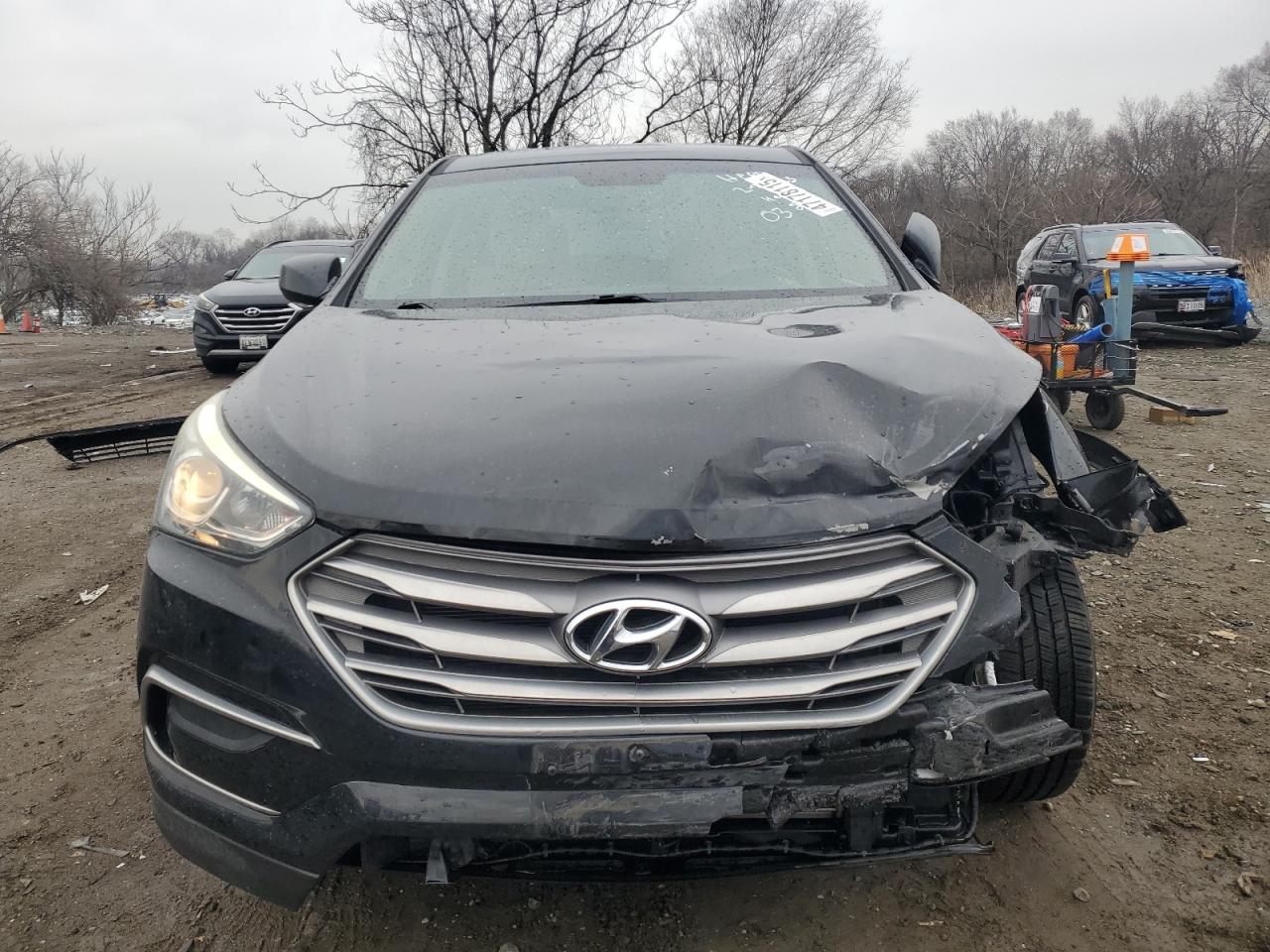 2017 Hyundai Santa Fe - Image 5
