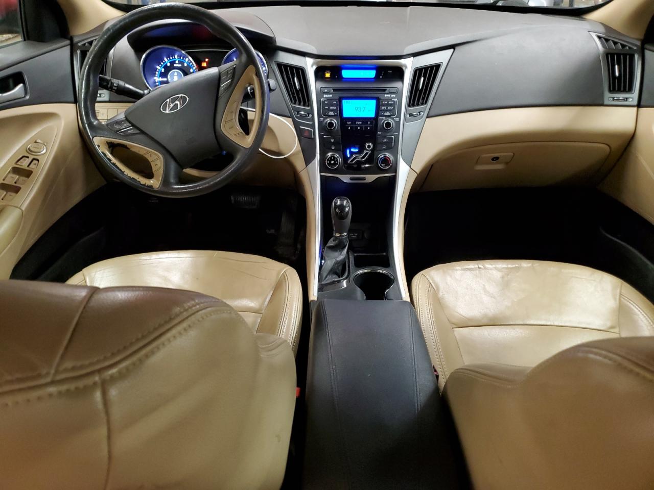 2011 Hyundai Sonata - Image 8
