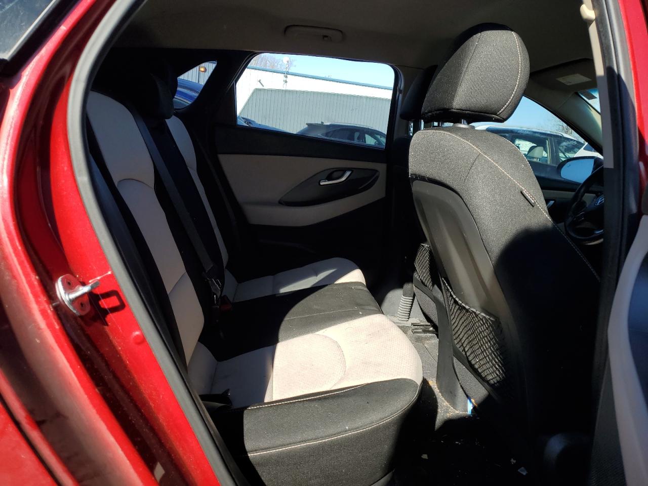 2018 Hyundai Elantra - Image 10