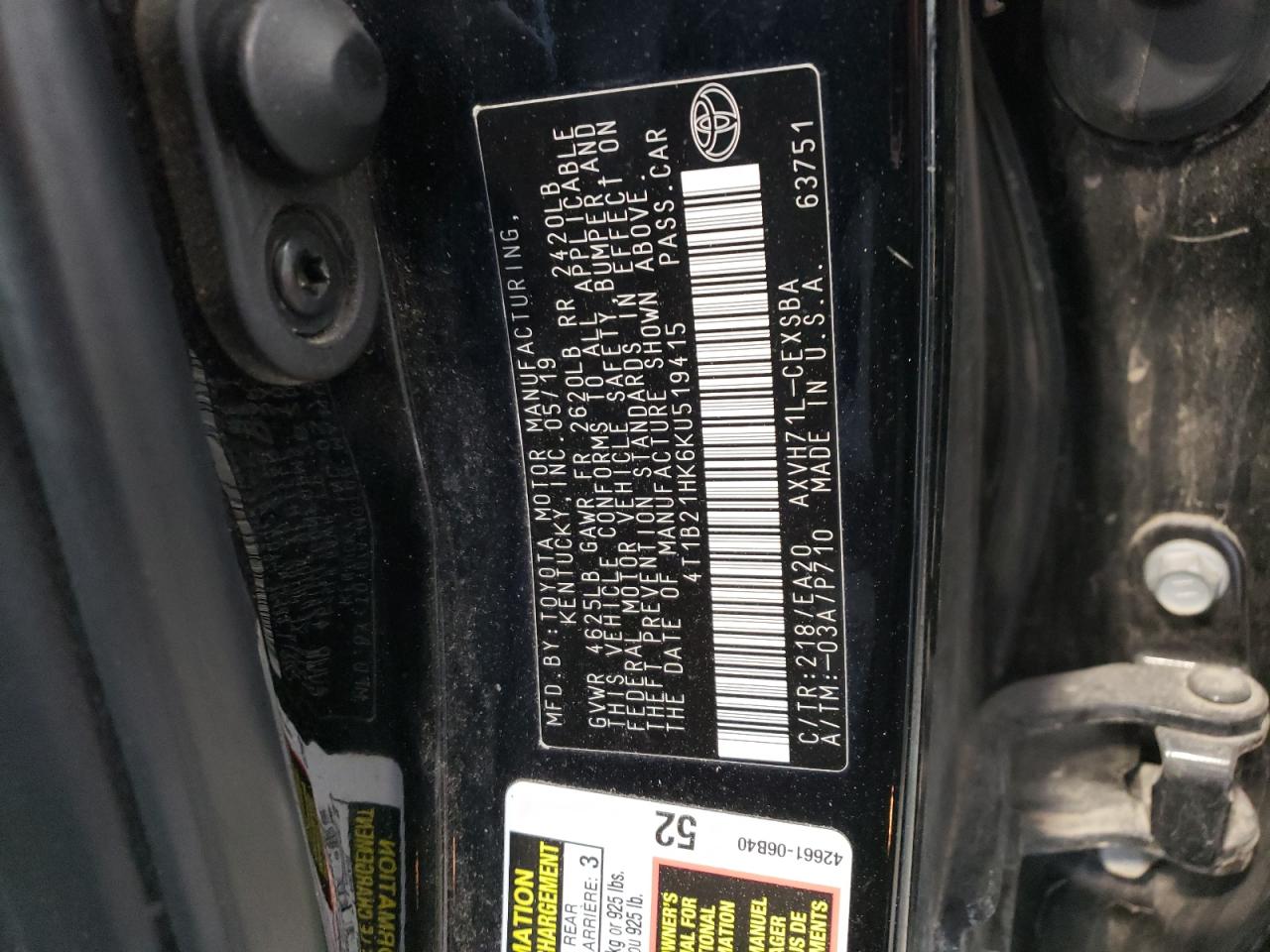 2019 Toyota Camry - Image 12