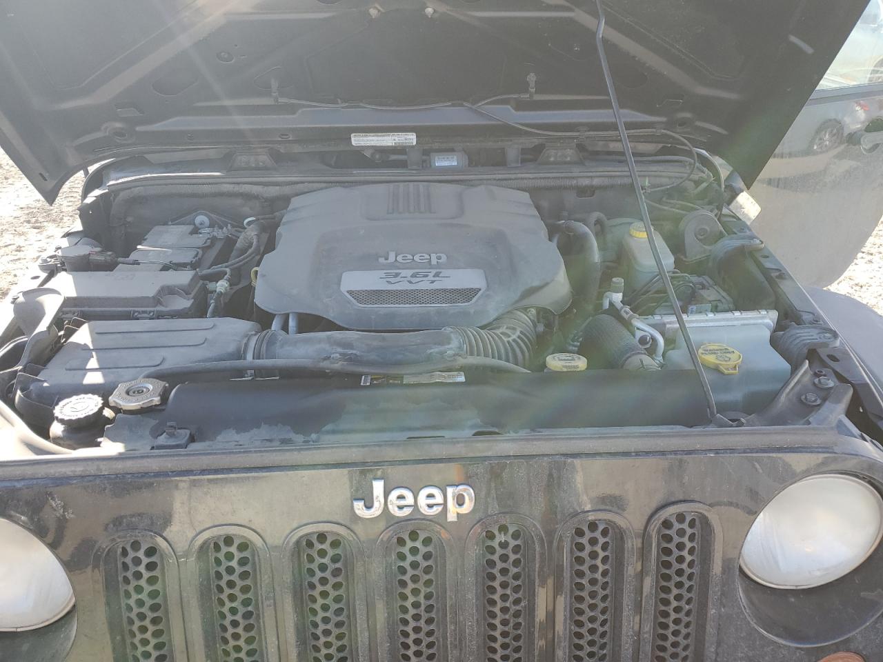 2013 Jeep Wrangler - Image 11