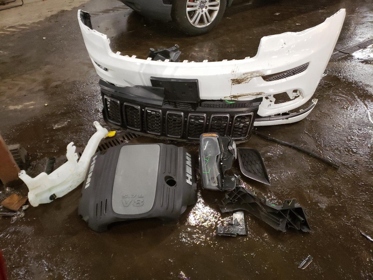 2020 Jeep Grand Cherokee - Image 13