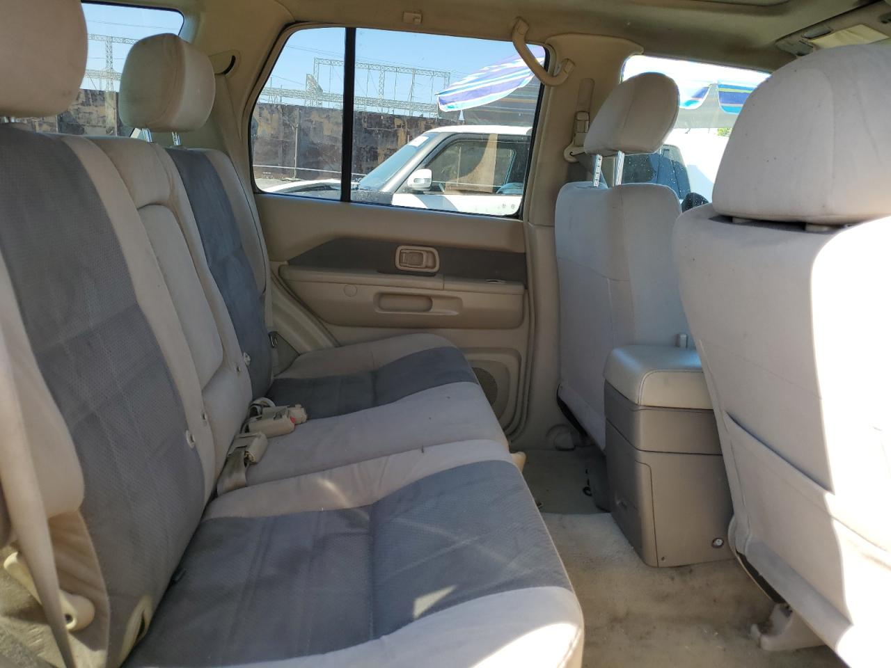 2001 Nissan Pathfinder - Image 10