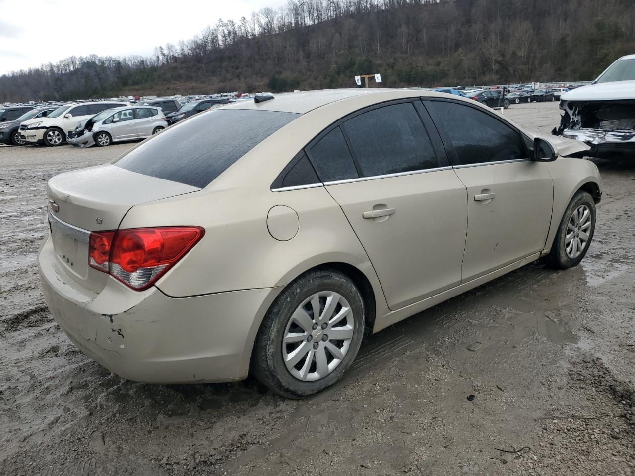 2011 Chevrolet Cruze - Image 3