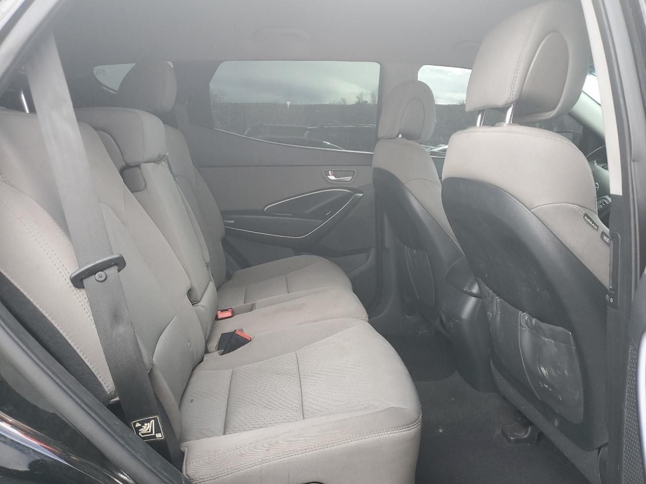 2014 Hyundai Santa Fe - Image 11