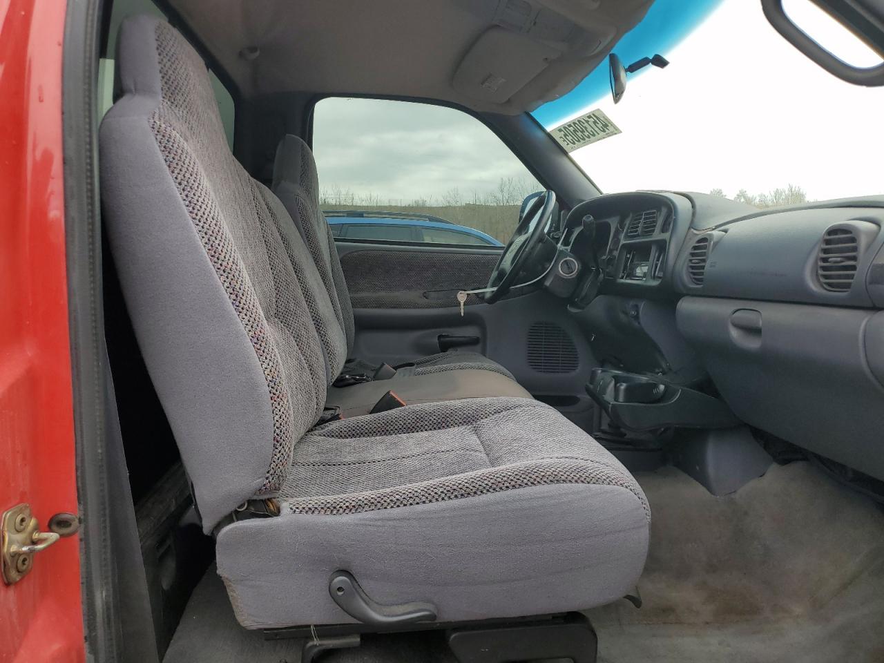 1999 Dodge RAM - Image 10