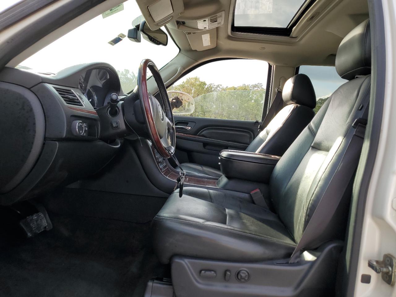 2013 Cadillac Escalade - Image 7