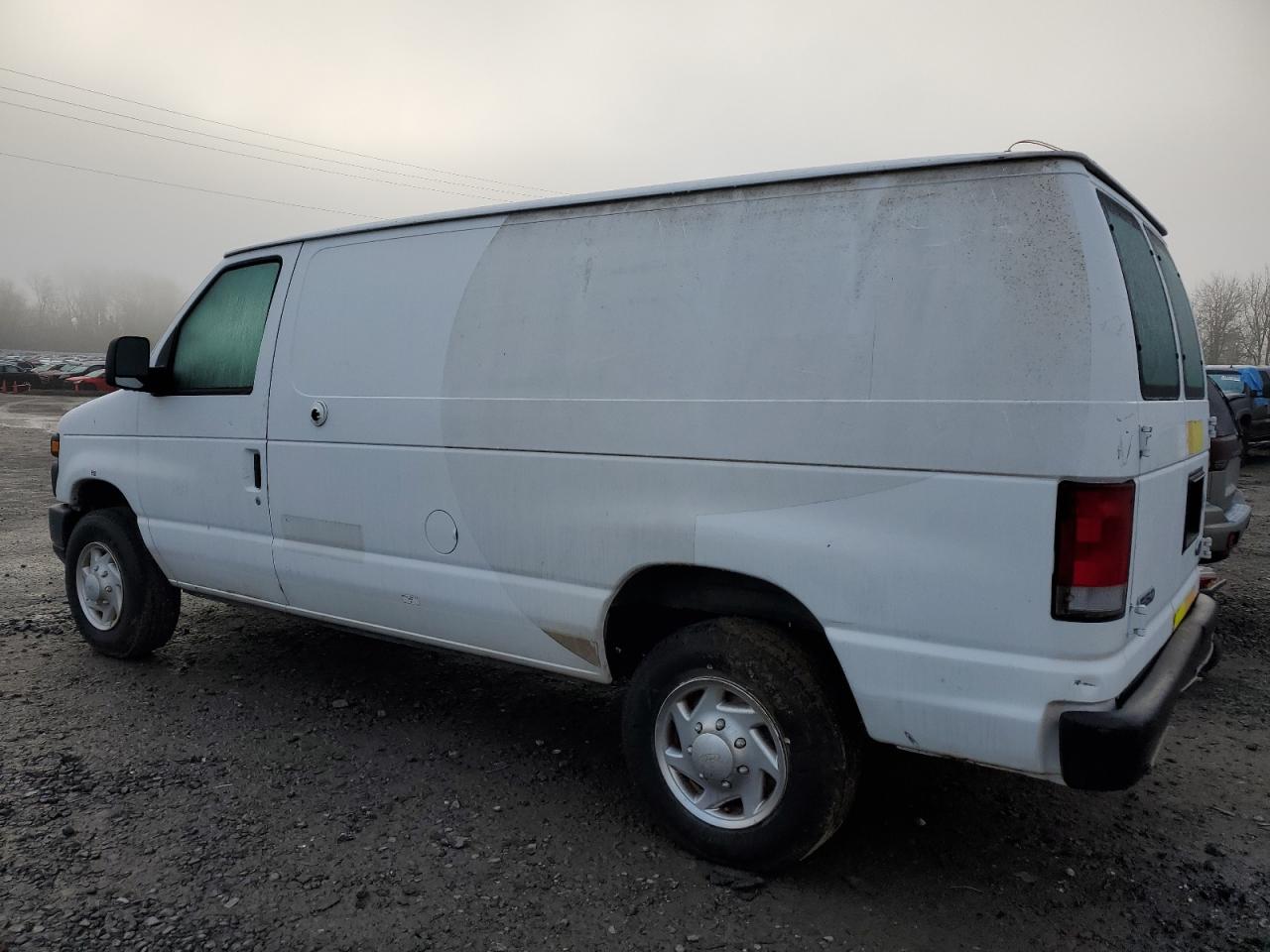 2009 Ford Econoline - Image 2
