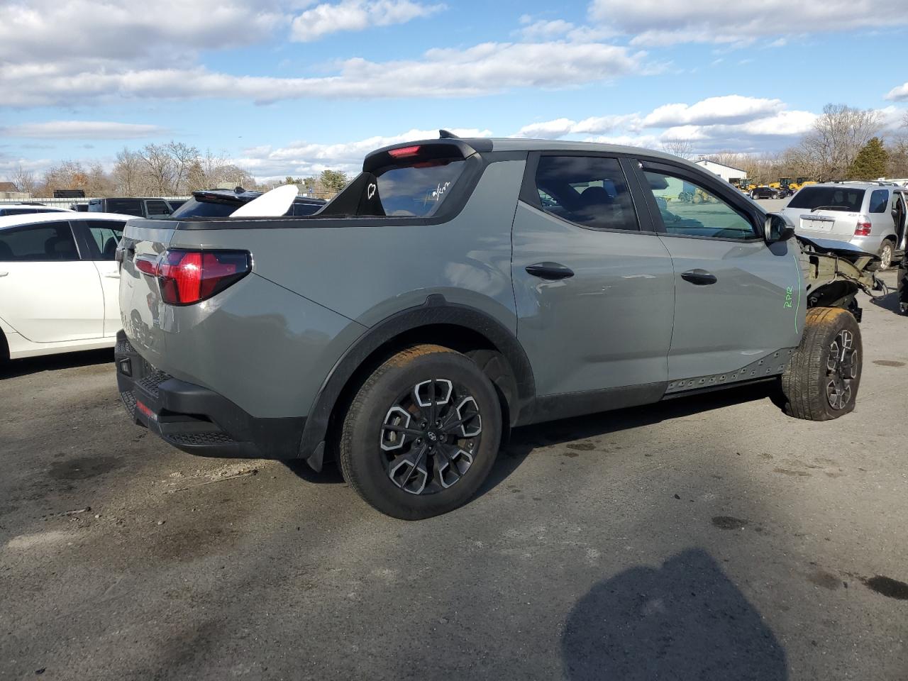 2022 Hyundai Santa Cruz - Image 3