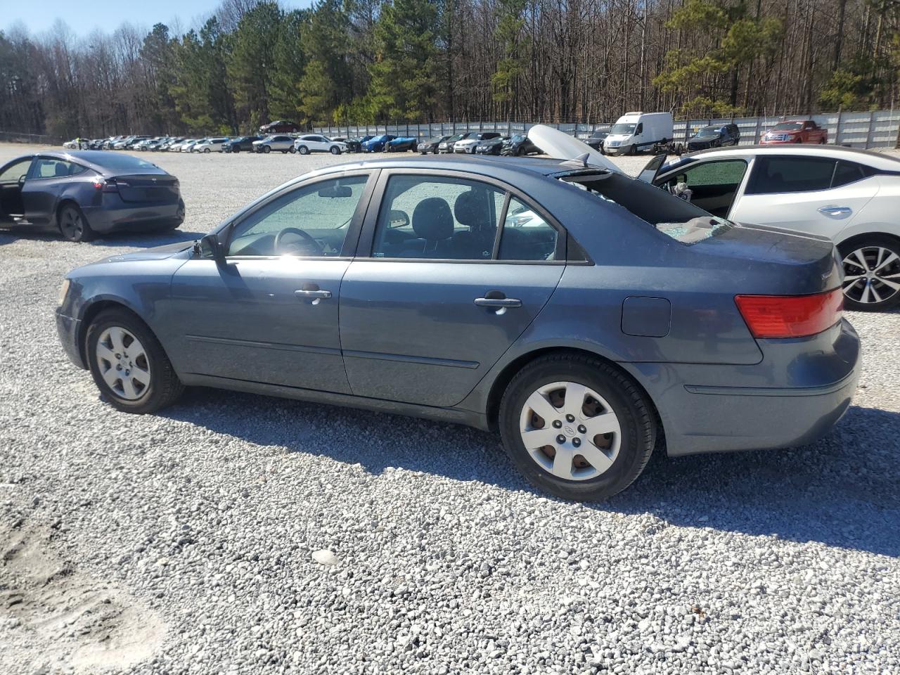 2009 Hyundai Sonata - Image 2