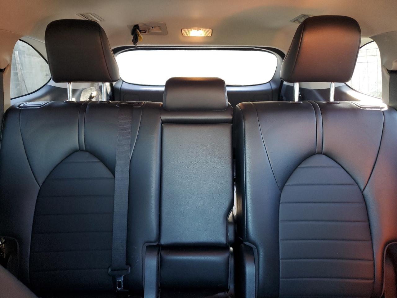 2022 Toyota Highlander - Image 10