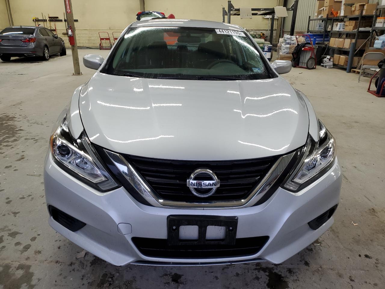 2016 Nissan Altima - Image 5