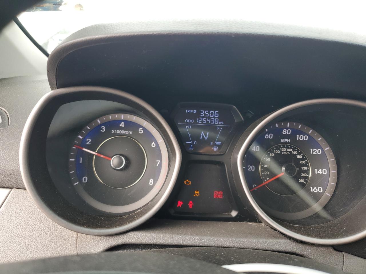 2012 Hyundai Elantra - Image 9