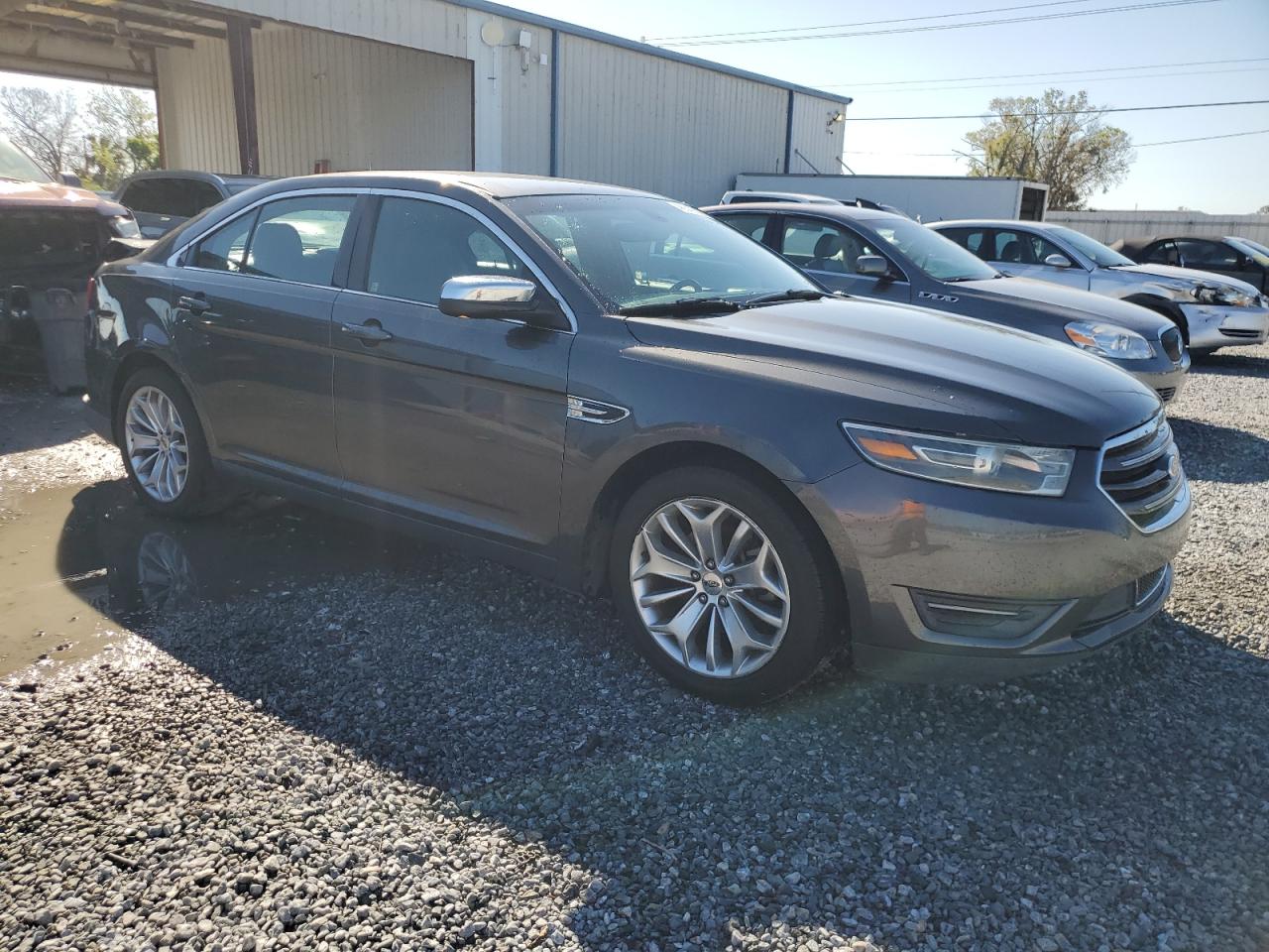 2015 Ford Taurus - Image 4