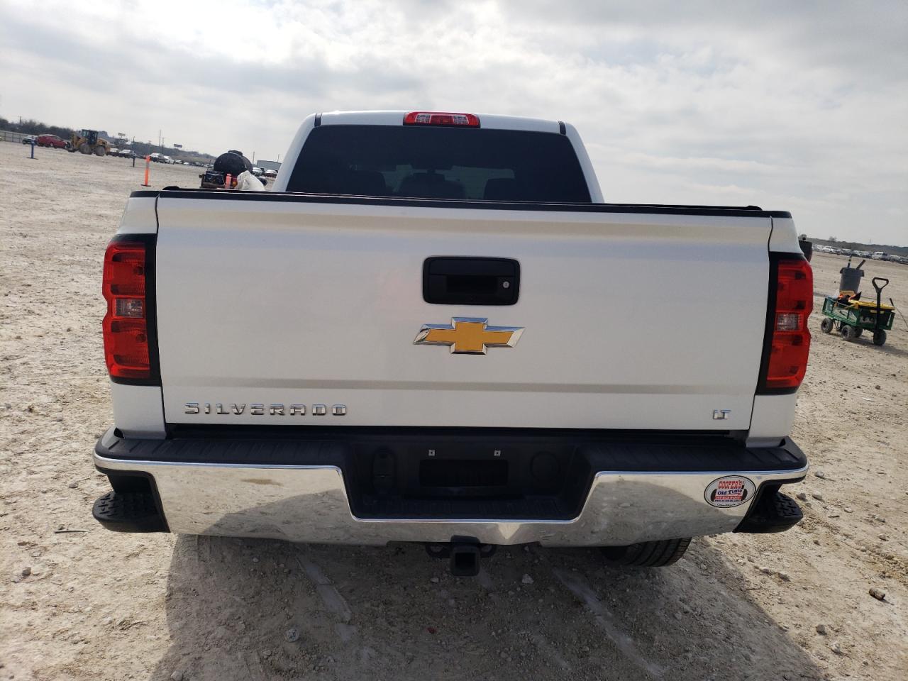 2016 Chevrolet Silverado - Image 6