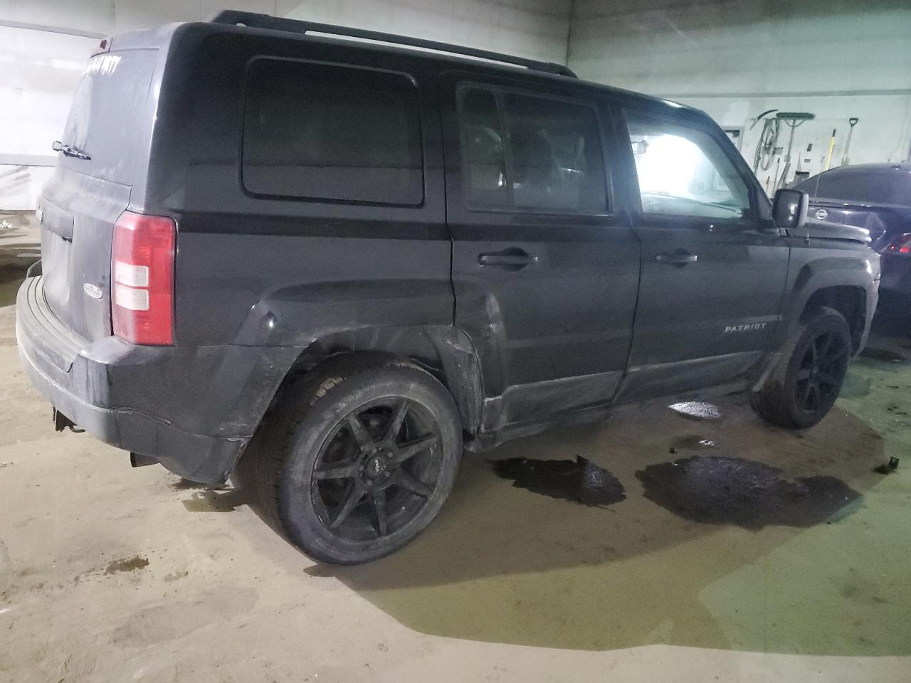 2015 Jeep Liberty (Patriot) - Image 3