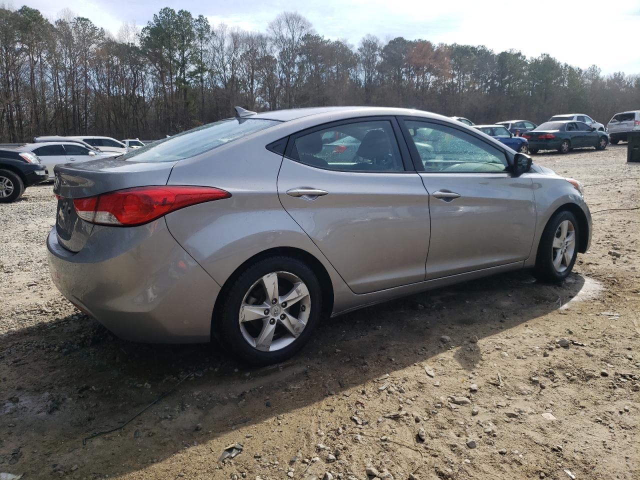 2012 Hyundai Elantra - Image 3