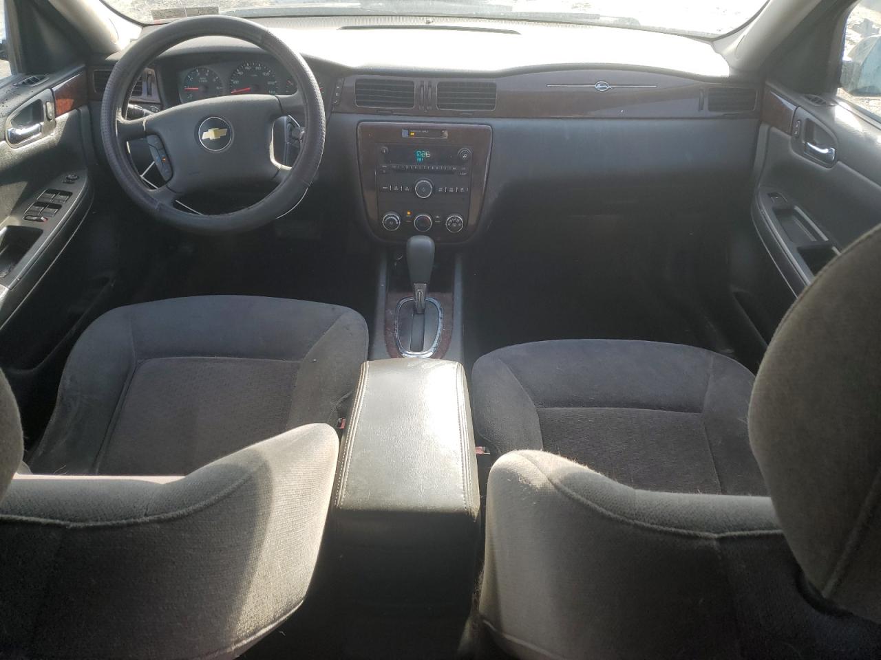 2011 Chevrolet Impala - Image 8